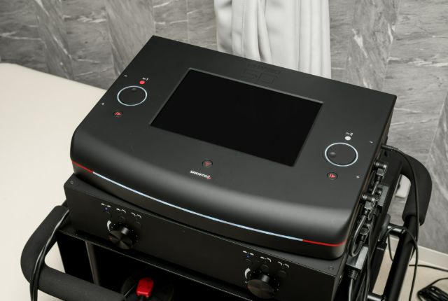 minanobaよしむら整形外科のフィジオ5D(低周波治療器)